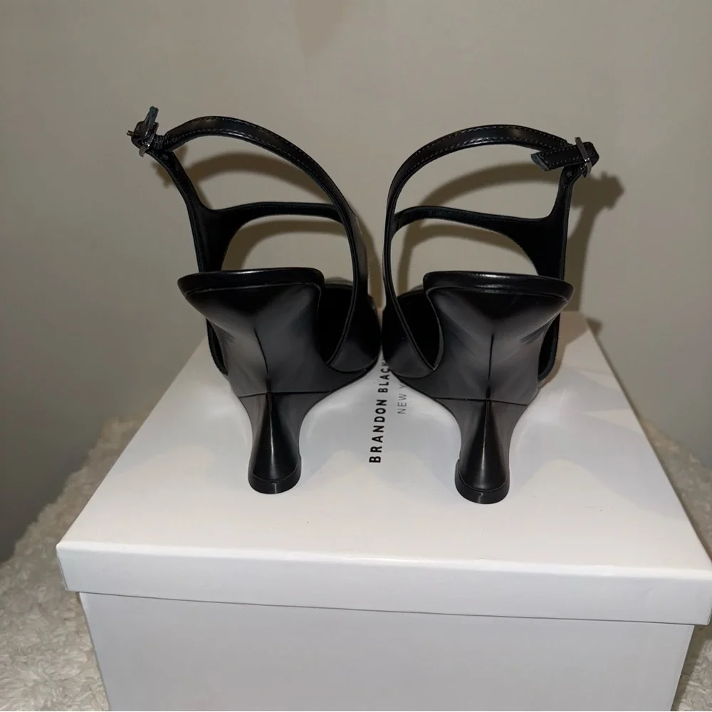 Brandon Blackwood Elegant Black Wedges - Picture 8 of 10